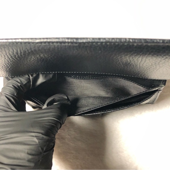 Gucci Authentic Black GG Studded Interlocking Leather Wallet - Picture 15 of 17